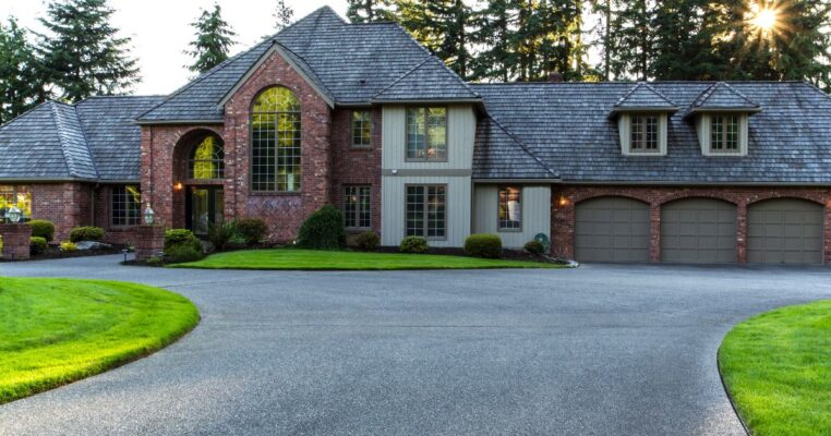Main Differences Between Asphalt Driveways And Concrete Driveways